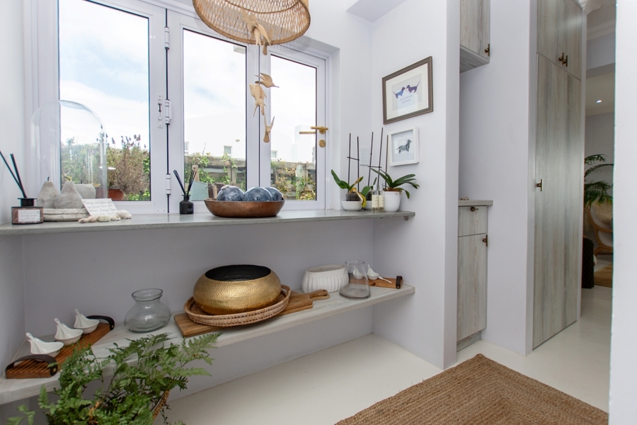 4 Bedroom Property for Sale in Sandy Point Western Cape